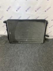 Запчасть радиатор охлаждения двигателя Skoda Octavia RS 2007