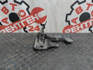 Фото запчасти крюк замка капота Audi A4 2007 контрактная запчасть Запчасть крюк замка капота Audi A4 2007