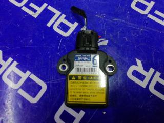 Запчасть датчик ускорения Toyota Prius Alpha 2012