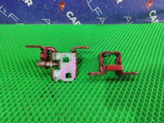 Запчасть петля двери передняя правая DODGE NITRO 2007