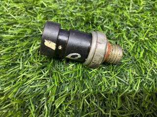 Фото запчасти датчик давления масла HUMMER H3 2006 контрактная запчасть Запчасть датчик давления масла HUMMER H3 2006