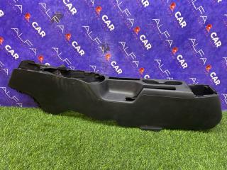 Запчасть консоль между сидений Mazda CX-3 2016