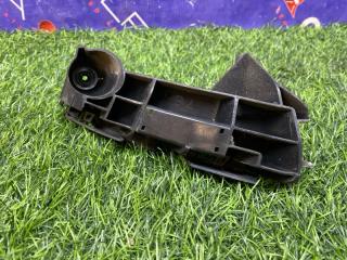 Запчасть крепление бампера заднее правое TOYOTA SIENTA 2015