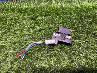 Запчасть кнопка стеклоподъемника задняя левая Suzuki SX4 2008