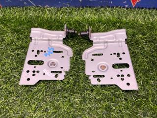 Запчасть крепление магнитофона Suzuki Wagon R 2020