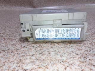 Блок предохранителей LEXUS LS460 USF40 1UR-FSE 82730-50150 3 ракурс