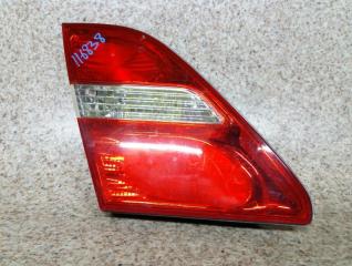 Запчасть вставка между стопов задняя левая TOYOTA CELSIOR 2002