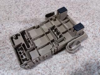 Блок предохранителей SUBARU LEGACY BRM 82201AJ010 2 ракурс
