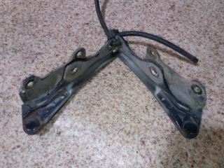 Петля капота передняя MITSUBISHI DIAMANTE F31A, F34A, F36A 2 ракурс