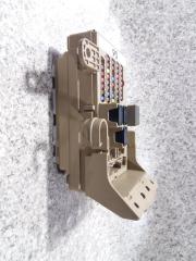 Блок предохранителей SUBARU IMPREZA GK6 82201FL601 3 ракурс