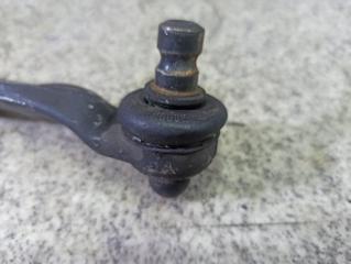 Рычаг правый передний AUDI A4 8D5 4D0407512F 4 ракурс