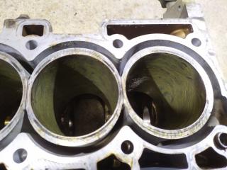 Блок двигателя NISSAN PRESAGE U30, TNU30 QR25DE 030175A 3 ракурс