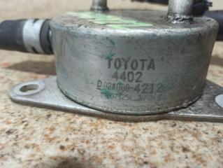 Холодильник TOYOTA ISIS ANM15 1AZ-FSE 3 ракурс