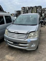 Амортизатор задний TOYOTA VOXY AZR60 1AZ-FSE 4 ракурс
