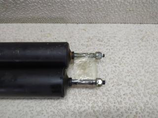 Амортизатор передний TOYOTA HIACE TRH200 48511-26680 3 ракурс