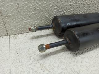Амортизатор передний TOYOTA HIACE TRH200 48511-26680 2 ракурс