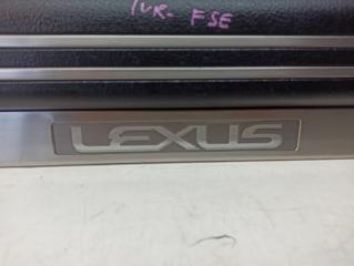 Накладка на порог салона правая передняя LEXUS LS460 USF40 67913-50111 3 ракурс
