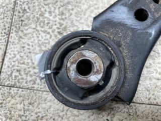 Рычаг правый передний HONDA STEPWGN RG1 K20A 3 ракурс