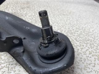 Рычаг правый передний HONDA STEPWGN RG1 K20A 2 ракурс