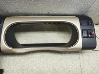 Консоль магнитофона NISSAN SERENA C25 68261CY400 3 ракурс