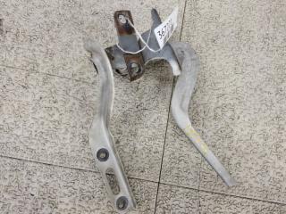 Петля капота HONDA STEPWGN RF7 2 ракурс