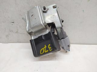 Блок предохранителей LEXUS LS460 USF40 86516-50010 1 ракурс