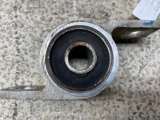 Сайлентблок правый передний SUBARU IMPREZA GG2 EJ15 20201AA030 3 ракурс
