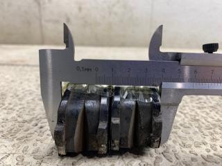 Тормозные колодки передние MITSUBISHI MINICA H32A 3G83 3 ракурс