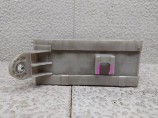 Блок предохранителей LEXUS LS600H UVF45 82730-50490 2 ракурс