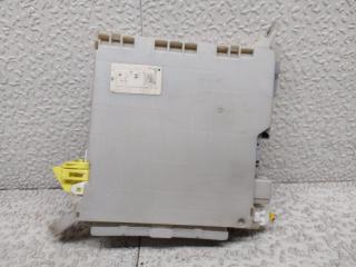 Блок предохранителей LEXUS LS600H UVF45 82730-50490 3 ракурс