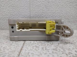 Блок предохранителей LEXUS LS600H UVF45 82730-50490 5 ракурс