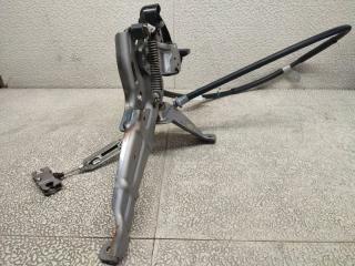 Педаль ручника TOYOTA CAMRY AVV50 2AR-FXE 2 ракурс Педаль ручника TOYOTA CAMRY AVV50 2AR-FXE 2 ракурс