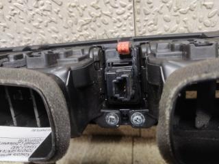 Консоль магнитофона TOYOTA SIENTA NCP175 555412-2430 4 ракурс Консоль магнитофона TOYOTA SIENTA NCP175 555412-2430 4 ракурс
