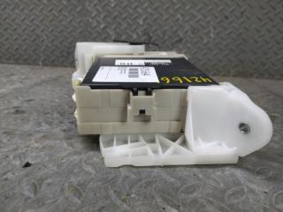 Блок предохранителей TOYOTA VELLFIRE AGH35 89221-58110 4 ракурс