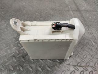 Блок предохранителей LEXUS LS600H UVF46 82670-38120 3 ракурс