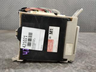Блок предохранителей  TOYOTA MARK X GRX130 ,89221-22260 ,89221-22260 1 ракурс