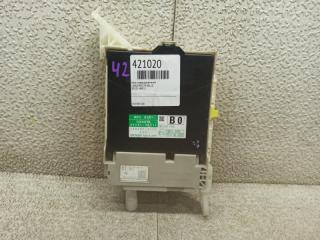Блок предохранителей LEXUS RX270 AGL10 89221-48411 1 ракурс