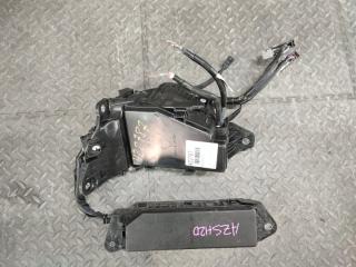 Блок предохранителей TOYOTA CROWN AZSH20 A25A-FXS 2 ракурс