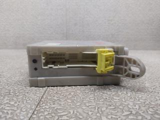 Блок предохранителей LEXUS LS600H UVF45 2UR-FSE 82730-50471 4 ракурс