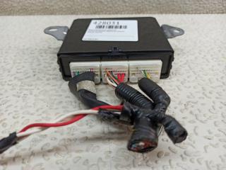 Блок управления дверьми TOYOTA CROWN MAJESTA UZS207 89224-30120 3 ракурс