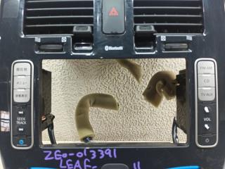 Климат-контроль NISSAN LEAF ZE0 EM61 27500 3NC0B 3 ракурс