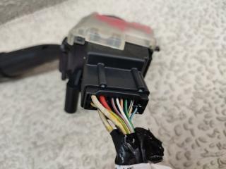 Блок подрулевых переключателей правый TOYOTA ALPHARD MNH10 32240 30SUD63 4 ракурс