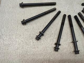 Болт гбц SUZUKI SWIFT ZC31S M16A 4 ракурс Болт гбц SUZUKI SWIFT ZC31S M16A 4 ракурс