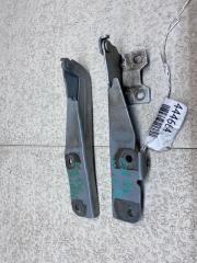 Петля капота MITSUBISHI EK WAGON H81W 4 ракурс