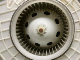 Мотор охлаждения батареи NISSAN FUGA HY51 295P900A00 2 ракурс
