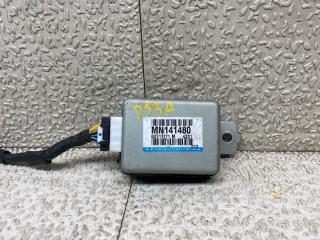 Блок предохранителей MITSUBISHI ECLIPSE D53A 6G72 MN141480 1 ракурс