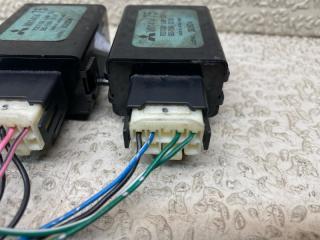Блок предохранителей MITSUBISHI ECLIPSE D53A 6G72 MN141475 4 ракурс