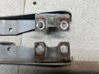 Петля капота MITSUBISHI EK WAGON H81W 2 ракурс Петля капота MITSUBISHI EK WAGON H81W 2 ракурс