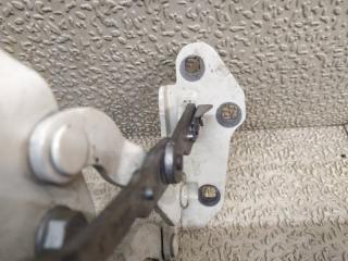 Петля капота MERCEDES-BENZ E-CLASS S212 A2048800128, A2129066201 3 ракурс