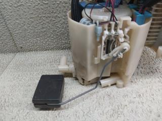 Топливный насос TOYOTA VELLFIRE GGH25 2GR-FE 77020-58010 3 ракурс